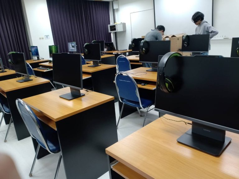 ติดตั้งคอมพิวเตอร์ All in One 15 เครื่อง คณะเศรษฐศาสตร์ ม.อ. ภาพที่ 2