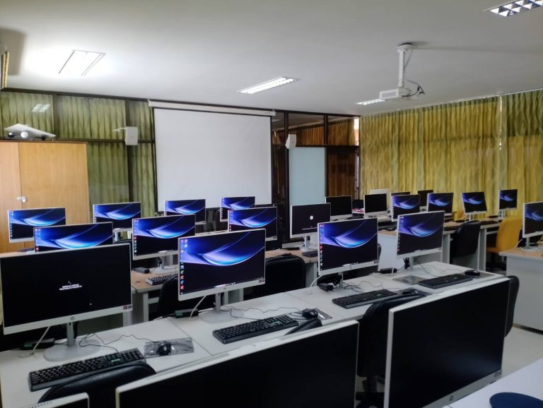 ติดตั้งคอมพิวเตอร์ All in One 30 เครื่อง วิทยาลัยชุมชนสงขลา