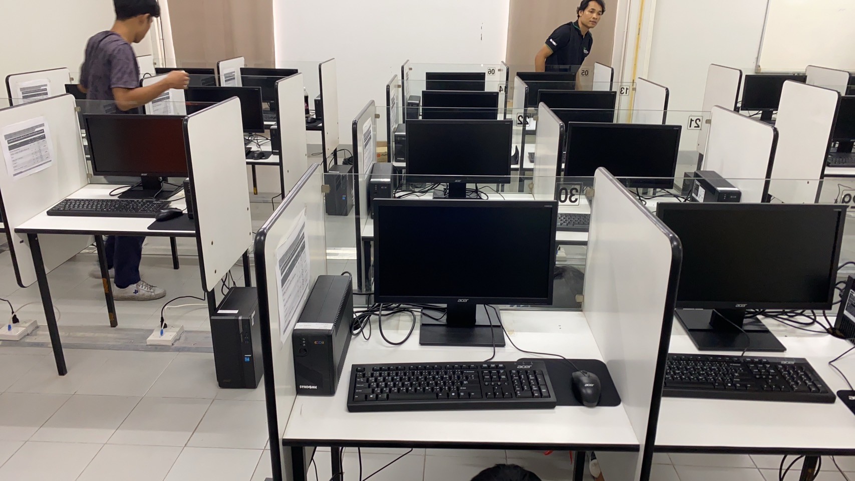 ติดตั้งระบบเครือข่าย LAN และระบบไฟฟ้าสำหรับพื้นที่ปฏิบัติงาน กองบิน 56